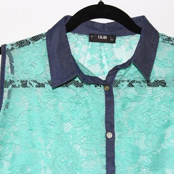 Turquoise Blue Green Lace Button Up Blouse Size Large - Picture 2 of 3